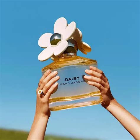 marc jacobs banana perfume|marc jacobs daisy on offer.